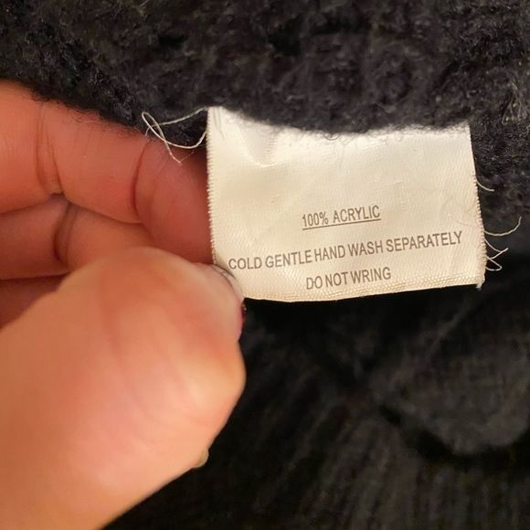 LF crossover oversized sweater - Picture 2 of 5